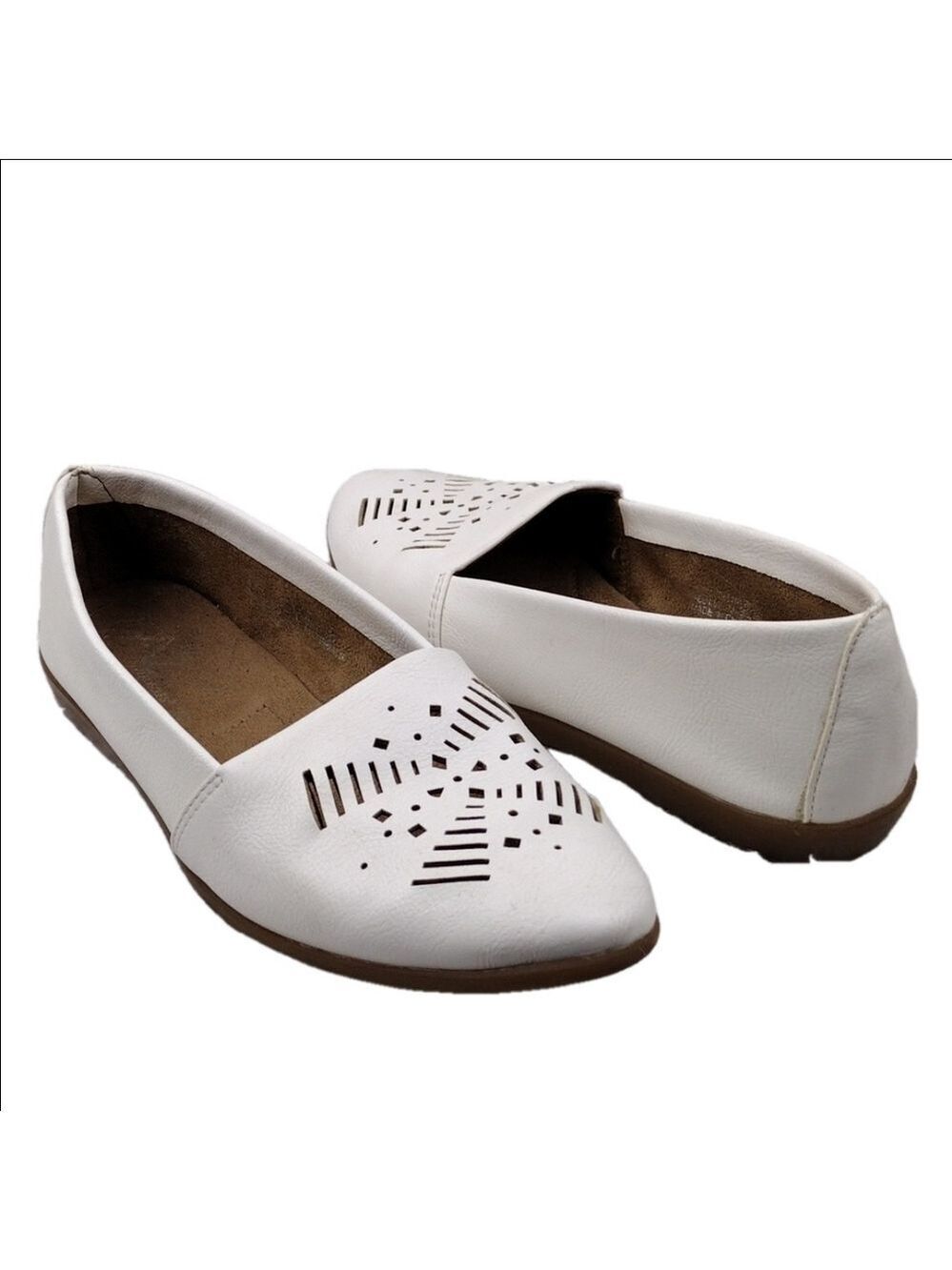 A2 Aerosoles White Faux Leather Geometric Cut Out Almond Toe Slip On Ballet Flat